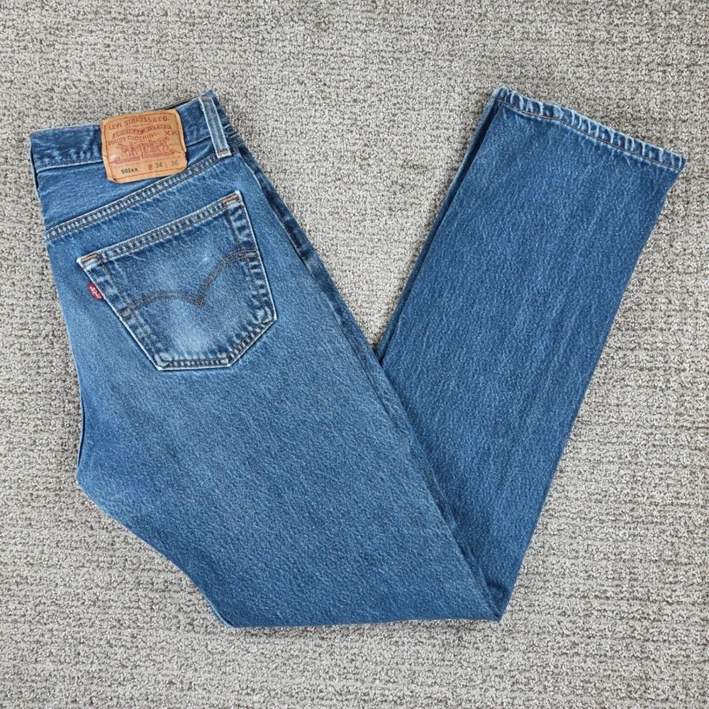 Vintage 90s Levis 501xx 32x33 Mens Blue Denim Straight Button Fly Jeans Made USA